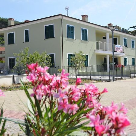 Villaggio La Piana Черво Екстериор снимка